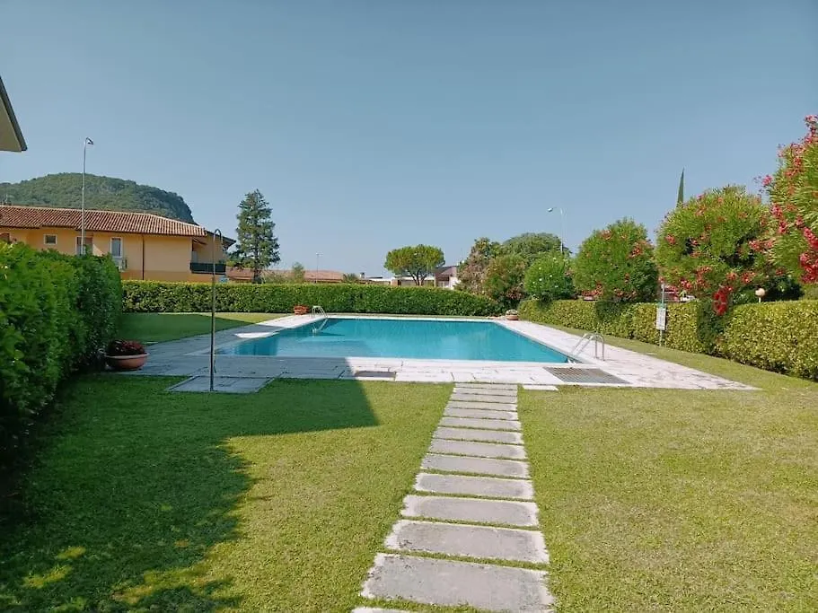 Residence Con Piscina A Garda 0*, Garda (Verona) Italien