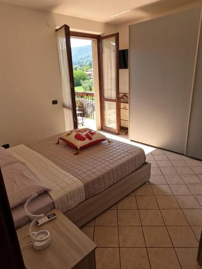 Residence Con Piscina A Garda Apartment