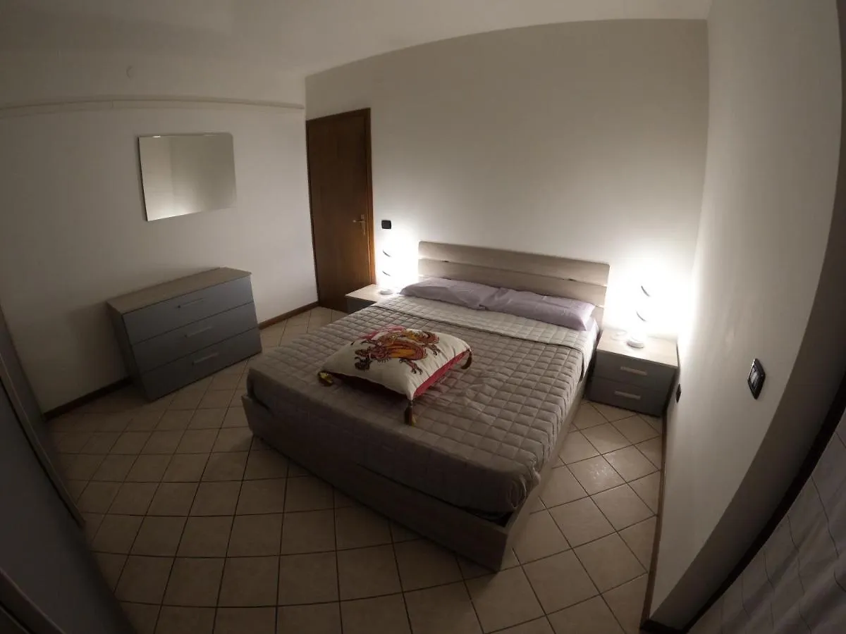 Apartment Residence Con Piscina A Garda Italien
