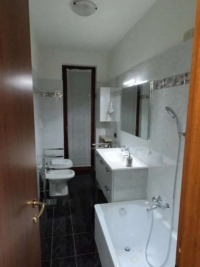 Residence Con Piscina A Garda Garda (Verona)