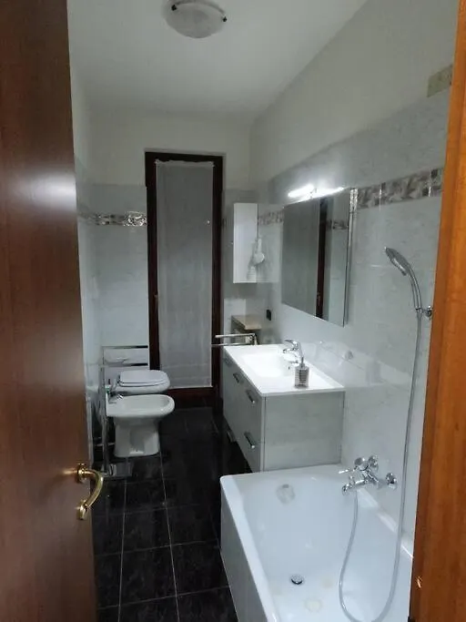 Residence Con Piscina A Garda 0*, Garda (Verona)